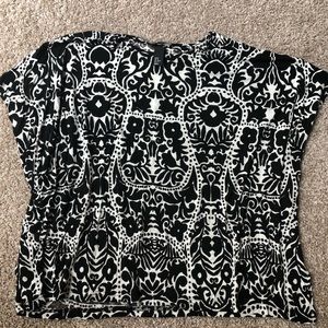 H&M Black and White printed Short Sleeve Small